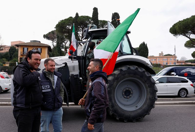'Giorgia, listen to us!':Italy's farmers call on Meloni for help