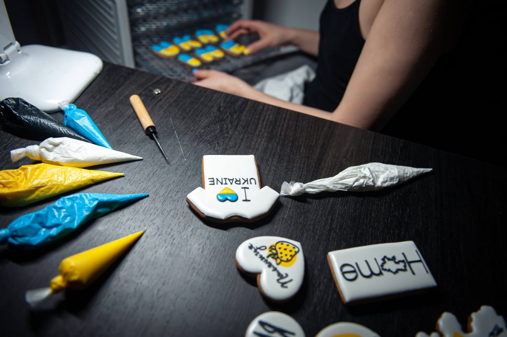 Slice into Success: How Logo-Inspired Corporate Cakes Can Enhance your Business Image