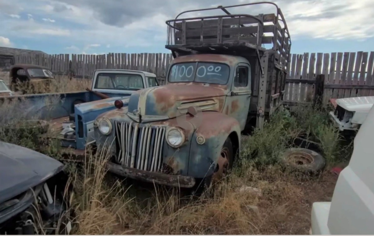 The YouTuber came across a old pickup truck that costed just $1,000